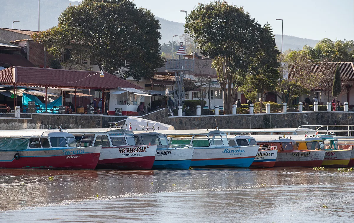 Muelle general y Muelle San Pedrito Pátzcuaro Michoacán Hotel Best Western Posada de Don Vasco
